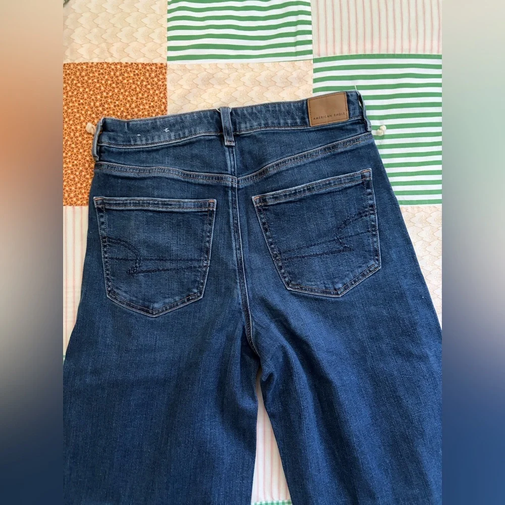 American Eagle Destroyed Super High Rise Baggy Wide Leg Jeans Short* - Picture 3 of 11